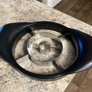 Pampered Chef Pinepple Wedger